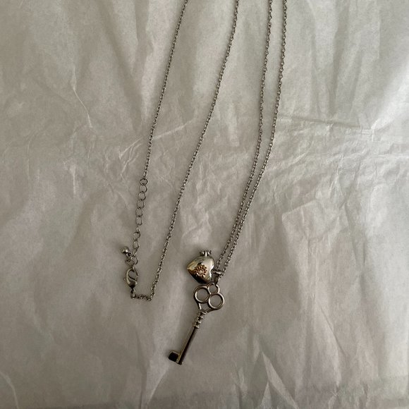 Forever 21 Key and Heart Locket Necklace - Picture 2 of 3